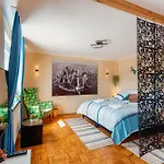 Gadd 001 Glueck An Der Donau I Deluxe 24 H Check-in Apartman