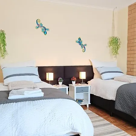 Gadd 001 Glueck An Der Donau I Deluxe 24 H Check-in *